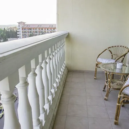 Apartment Private In Planet Hotel, Sunny Center